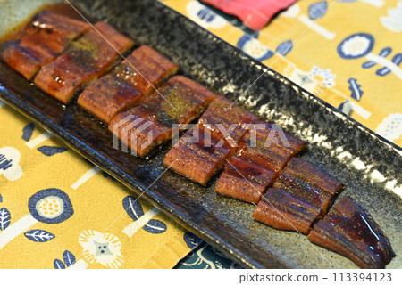 香噴噴的花椒烤鰻魚 113394123