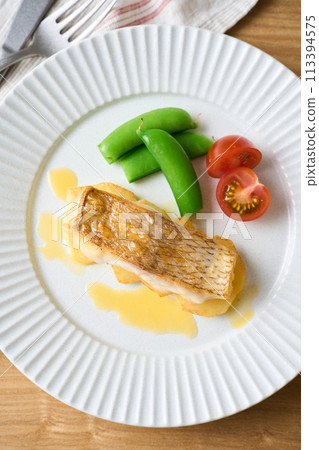 Poire of red snapper 113394575