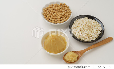 Soybeans, miso and rice malt | Saikyo miso and white miso images 113397000