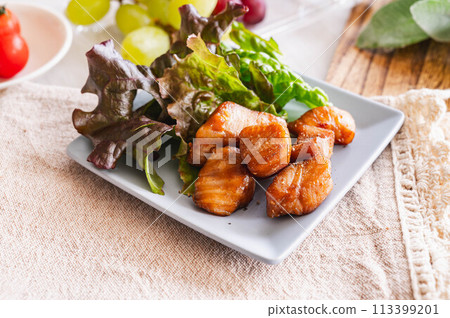 Grilled pickled tuna 113399201