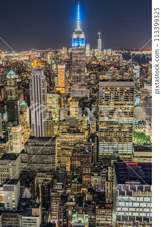 Night view of downtown seen from Top of the Rock (Rockefeller Center observatory) 113399325