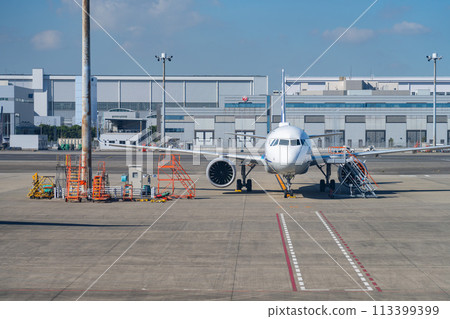 Airport, airplane, Haneda Airport, takeoff, airline, engine, brake, morning, bright, control tower, terminal, maintenance Airport, airplane, Haneda Airport, takeoff, airline, engine, brake, morning, bright, control tower, terminal, maintenance 113399399