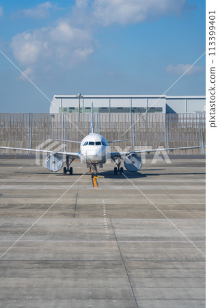 Airport, airplane, Haneda Airport, takeoff, airline, engine, brake, morning, bright, control tower, terminal, maintenance Airport, airplane, Haneda Airport, takeoff, airline, engine, brake, morning, bright, control tower, terminal, maintenance 113399401