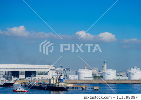 Airport, airplane, Haneda Airport, engine, morning, bright, control tower, terminal, Sanai Oburi, fuel tank, tanker 113399887