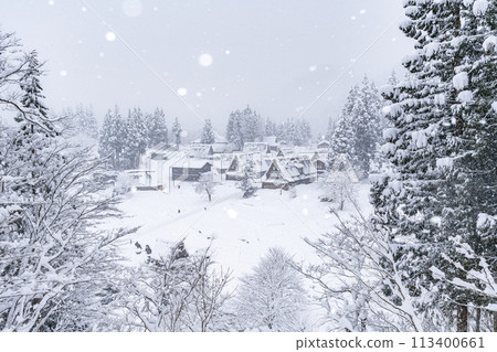 白雪皚皚的五簇山，相倉合掌村 113400661