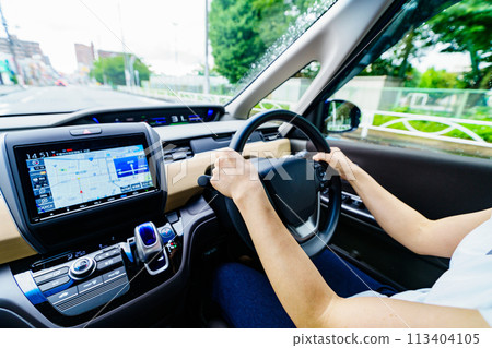 共乘服務已經取消，普通司機開始使用自己的汽車來彌補計程車的短缺。 113404105