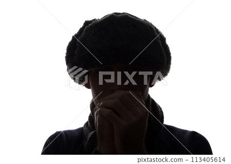 Young man in hat and gloves look ahead - horizontal silhouette Young man in hat and gloves look ahead - horizontal silhouette 113405614