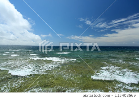 沖繩縣宮城海岸北谷町砂邊週邊風景 113408669