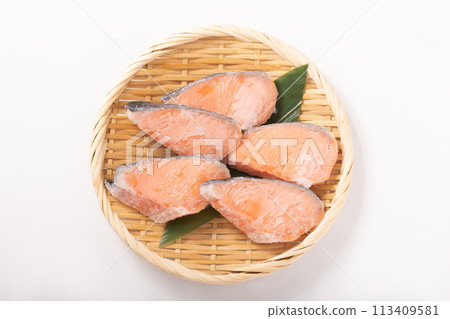 Frozen salted silver salmon (farmed in Chile) (processed in Miyagi Prefecture) Frozen salted silver salmon (farmed in Chile) (processed in Miyagi Prefecture) 113409581