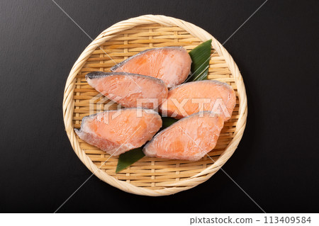 冷凍銀鹽鮭魚（智利養殖）（宮城縣加工） 113409584