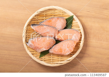 Frozen salted silver salmon (farmed in Chile) (processed in Miyagi Prefecture) Frozen salted silver salmon (farmed in Chile) (processed in Miyagi Prefecture) 113409587