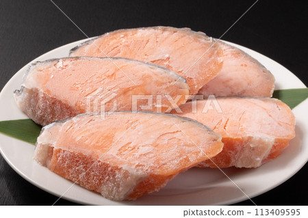 Frozen salted silver salmon (farmed in Chile) (processed in Miyagi Prefecture) Frozen salted silver salmon (farmed in Chile) (processed in Miyagi Prefecture) 113409595