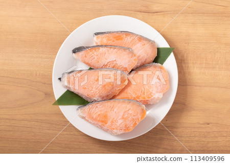 Frozen salted silver salmon (farmed in Chile) (processed in Miyagi Prefecture) Frozen salted silver salmon (farmed in Chile) (processed in Miyagi Prefecture) 113409596