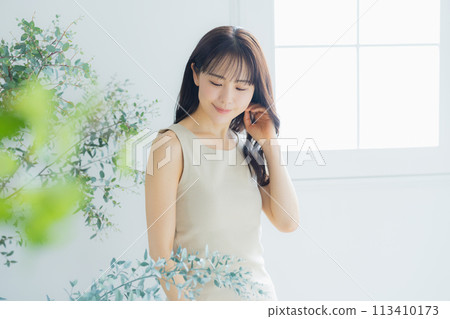 Young lady's portrait Young lady's portrait 113410173