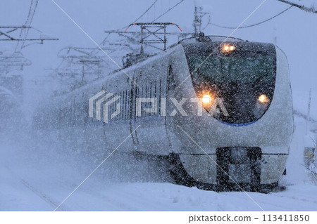 [JR西日本]683系列雪中的「雷鳥」（北陸本線：南今城站） 113411850