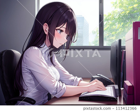 一位年輕女性上班族在工作中做辦公室工作的簡介 113412366