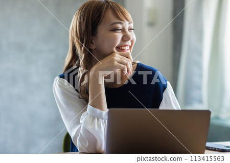 Business woman meeting in the office Business woman meeting in the office 113415563