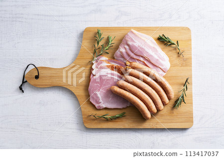 什錦香腸、烤火腿、培根 113417037
