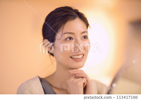 中年婦女夜間護膚 113417100