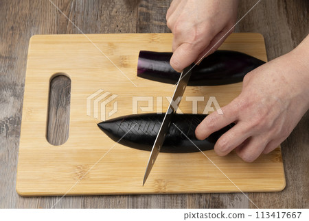 To cut eggplants To cut eggplants 113417667