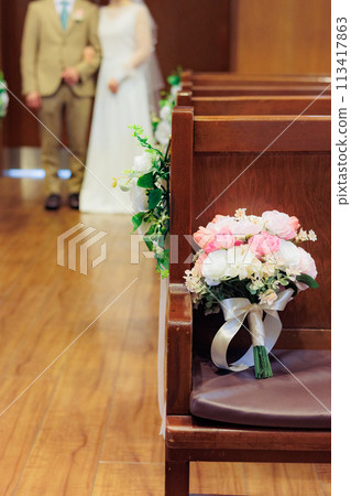 婚禮花束和新娘和新郎 婚禮花束和新娘和新郎 113417863