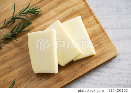 Gouda cheese 113420192
