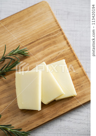 Gouda cheese 113420194