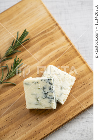 Gorgonzola cheese 113420216