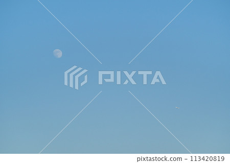 中午飛機在月球上 中午飛機在月球上 113420819