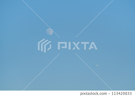 中午飛機在月球上 中午飛機在月球上 113420833