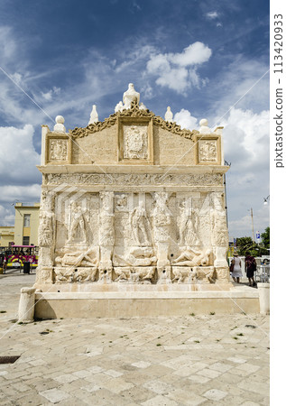 Greek Fountain, iconic landmark in Gallipoli, Apulia, Italy Greek Fountain, iconic landmark in Gallipoli, Apulia, Italy 113420933