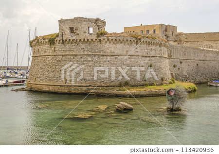 Angevine-Aragonese Castle in Gallipoli, Salento, Apulia, Italy Angevine-Aragonese Castle in Gallipoli, Salento, Apulia, Italy 113420936
