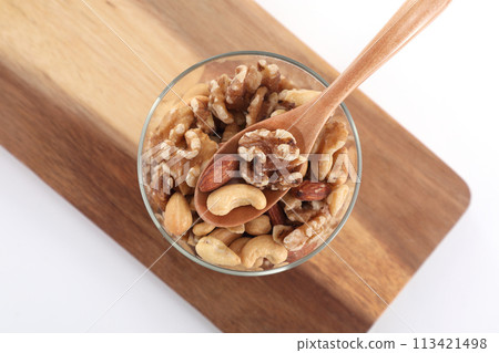 Delicious mixed nuts Delicious mixed nuts 113421498