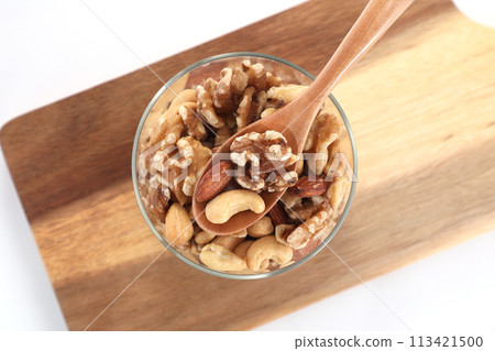 Delicious mixed nuts Delicious mixed nuts 113421500