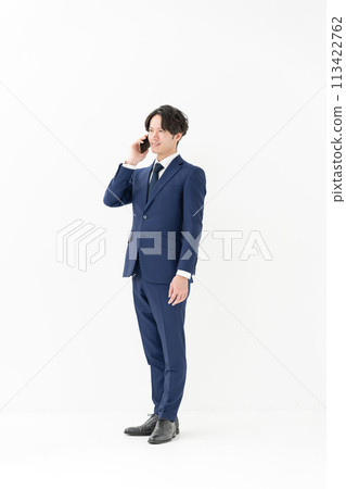 Business man, full body, smartphone Business man, full body, smartphone 113422762