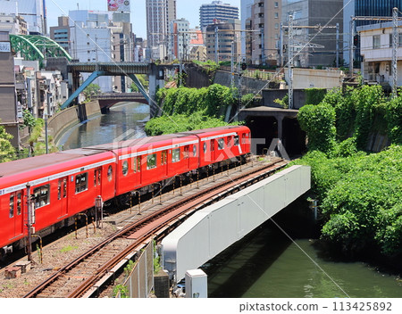 Ochanomizu Station: E233 series on the Chuo line, E231 series on the Sobu line, 2000 series on the Marunouchi line, Kandagawa, Chiyoda and Bunkyo wards, Tokyo Ochanomizu Station: E233 series on the Chuo line, E231 series on the Sobu line, 2000 series on the Marunouchi line, Kandagawa, Chiyoda and Bunkyo wards, Tokyo 113425892