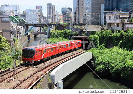 Ochanomizu Station, Marunouchi Line 2000 Series, Kanda River, Chiyoda Ward and Bunkyo Ward, Tokyo Ochanomizu Station, Marunouchi Line 2000 Series, Kanda River, Chiyoda Ward and Bunkyo Ward, Tokyo 113426214