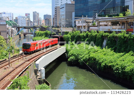 Ochanomizu Station, Marunouchi Line 2000 Series, Kanda River, Chiyoda Ward and Bunkyo Ward, Tokyo Ochanomizu Station, Marunouchi Line 2000 Series, Kanda River, Chiyoda Ward and Bunkyo Ward, Tokyo 113426223