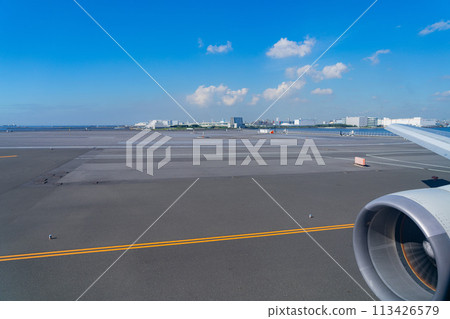 Airport, airplane, Haneda Airport, engine, morning, bright, control tower, terminal, runway D Airport, airplane, Haneda Airport, engine, morning, bright, control tower, terminal, runway D 113426579