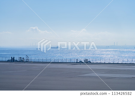 Airport, airplane, Haneda Airport, engine, morning, bright, control tower, terminal, runway D Airport, airplane, Haneda Airport, engine, morning, bright, control tower, terminal, runway D 113426582