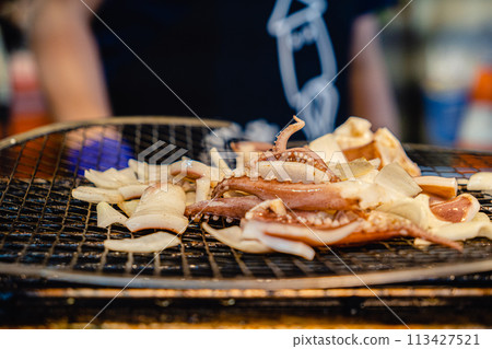 Taiwan night market stall squid 113427521