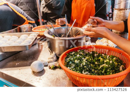 台灣夜市肉包 113427526