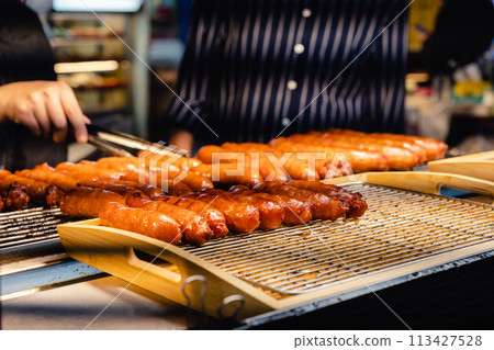 台灣街頭小吃攤夜市香腸 113427528