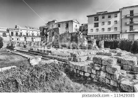 Temple of Apollo, landmark on Ortygia Island, Syracuse, Sicily, Italy 113429385