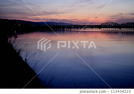 早上在河床上 早上在河床上 113434223