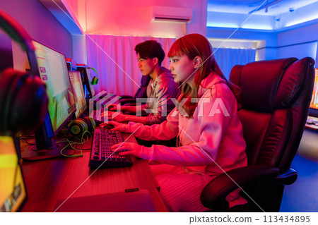 享受比賽的夫婦 享受比賽的夫婦 113434895