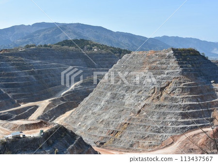 日本發現神秘金字塔 日本發現神秘金字塔 113437567