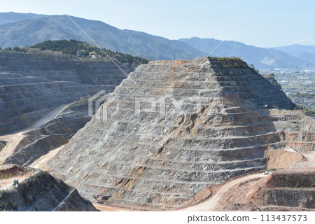 日本發現神秘金字塔 113437573