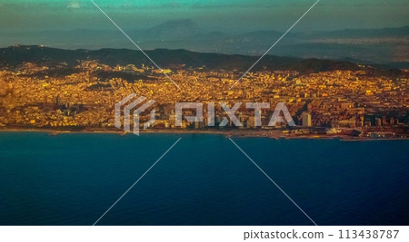 view of Barcelona from the plane 113438787