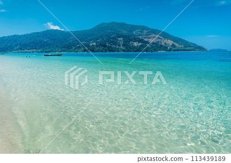 Beach and clear blue water in summer and vacation 113439189